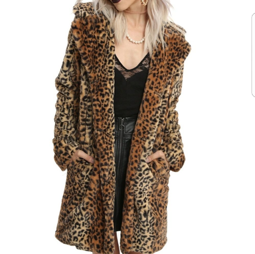 Iso leopard print coat